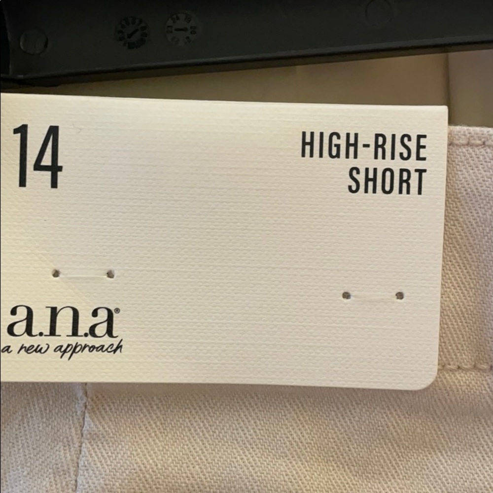NWT Womens Ana sz 14 high-rise shorts Creme Brûlée - Picture 7 of 10